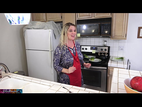❤️ Stepmom u munghje in cucina prima di a so data ❤❌ Porno à co.hotpornphotos.ru